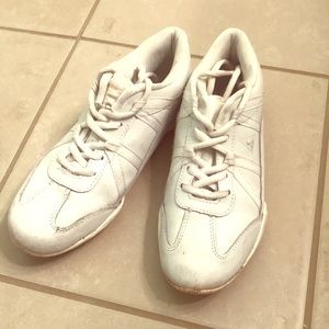 Chasse white tennis shoes